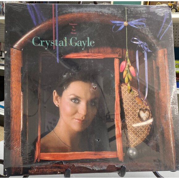 Crystal Gayle "Straight To The Heart" Vinyl LP In Shrink Wrap - Picture 1 of 4